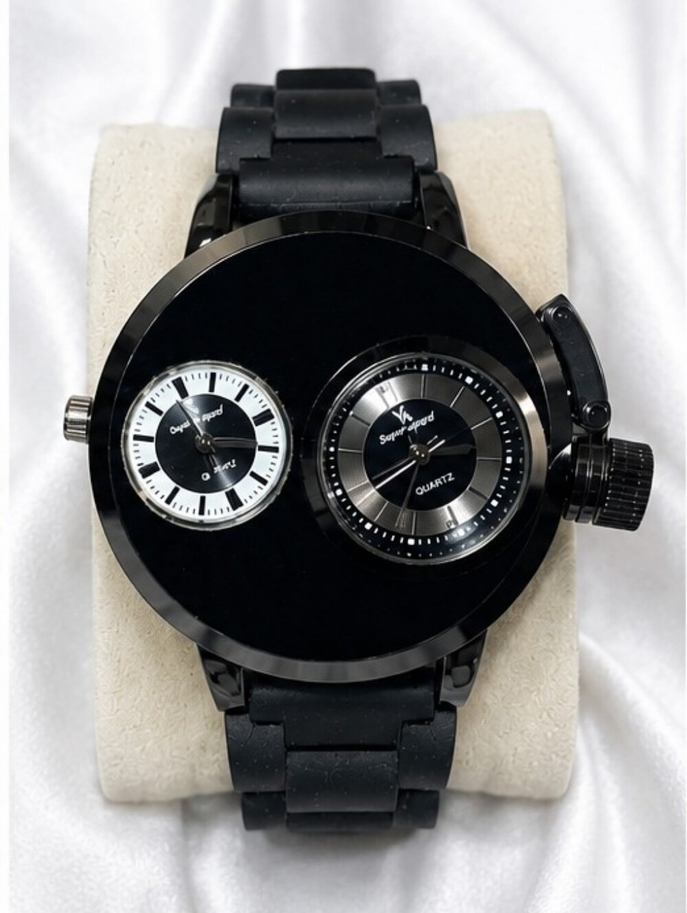Black Dual-Dial Men's Quartz Watch - Modern Sport Design